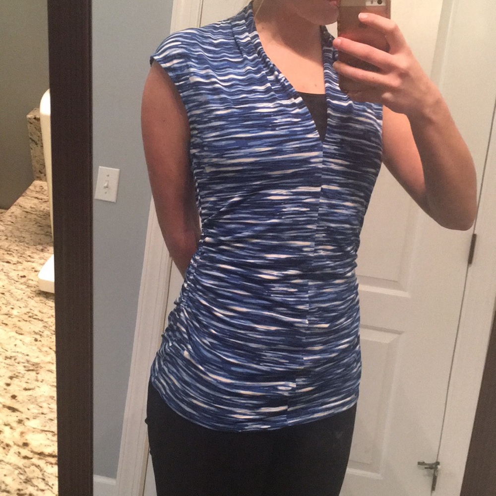 💙💙Vince Camuto Top💙💙